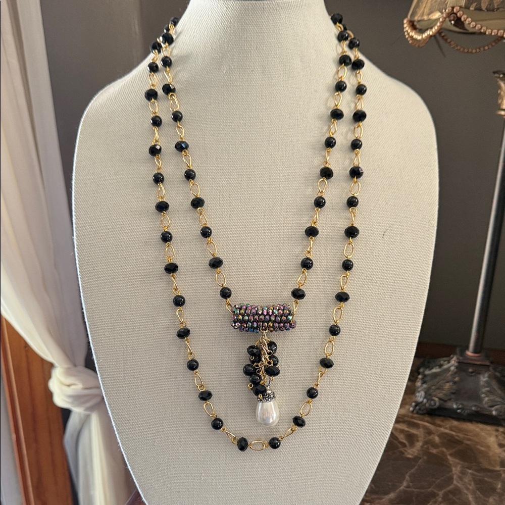 NWOT Elegant Black and Gold Beaded Necklace with matching earrings